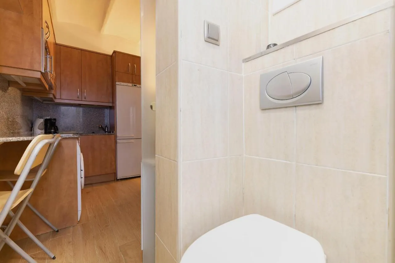 Aparteasy - Central Barcelona Studio Apartment Spain