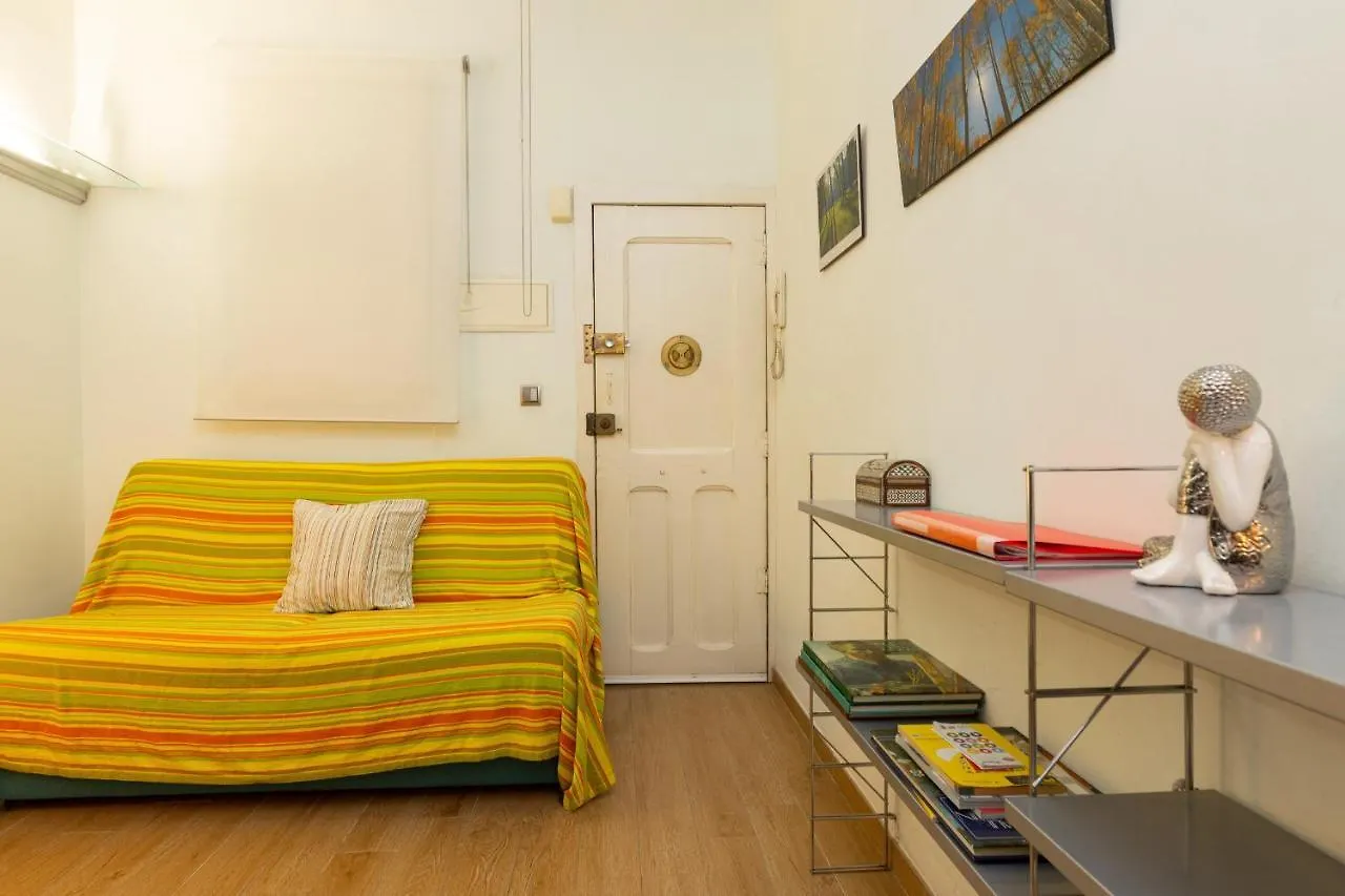 Aparteasy - Central Barcelona Studio Apartment
