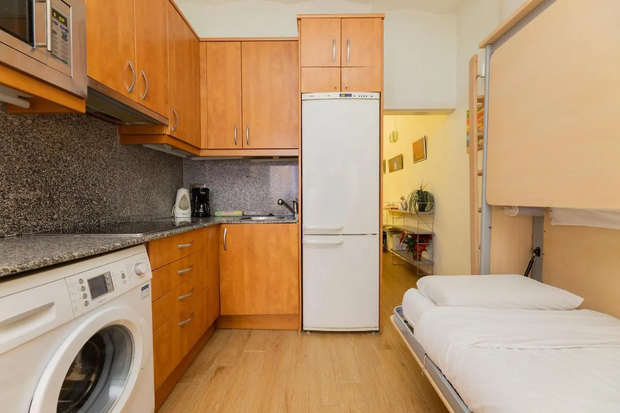 Aparteasy - Central Barcelona Studio Apartment